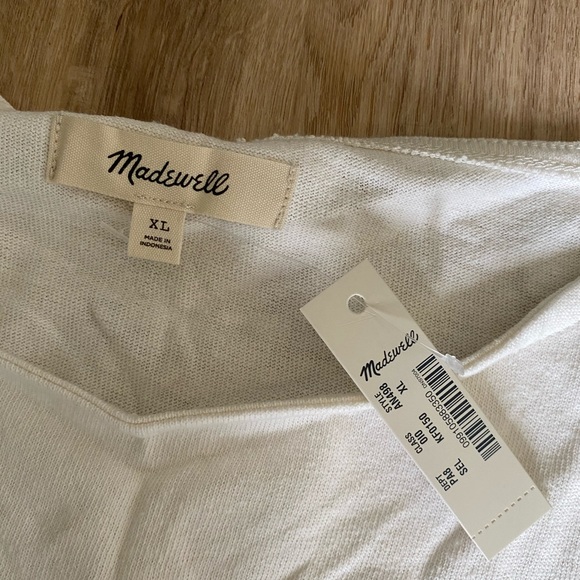 Shell Embroidered Boxy Top - Picture 2 of 3